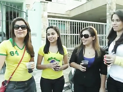 Brazilian street where everyone takes a pee